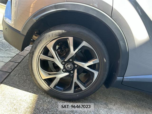 Toyota C-HR 2017-10 8874186-5