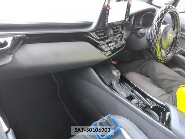 Toyota C-HR 2020-08 8874236-2