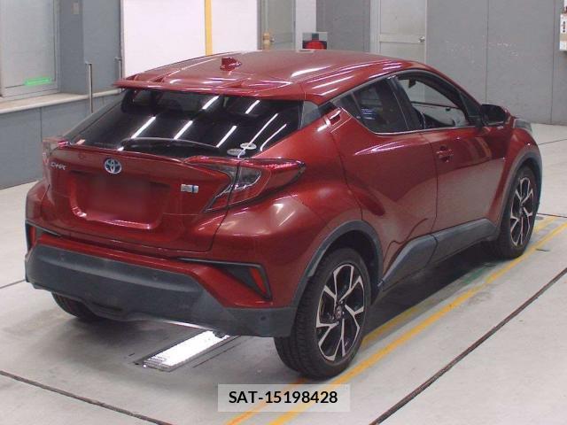 Toyota C-HR 2018-06 8874517-1