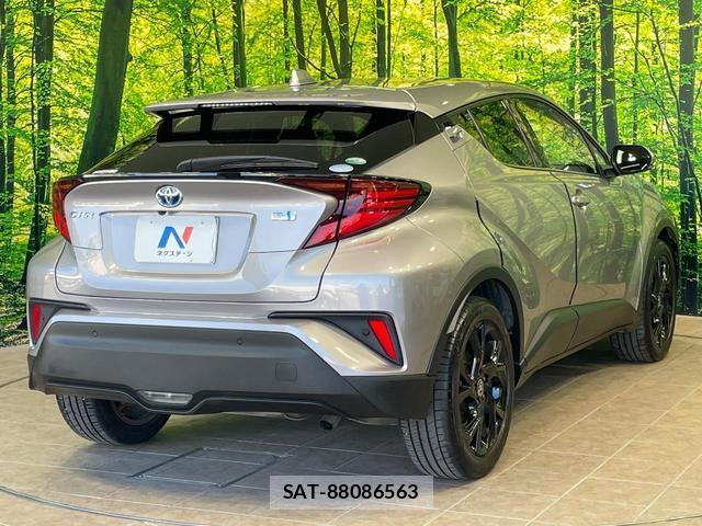 Toyota C-HR 2021-02 8866733-16