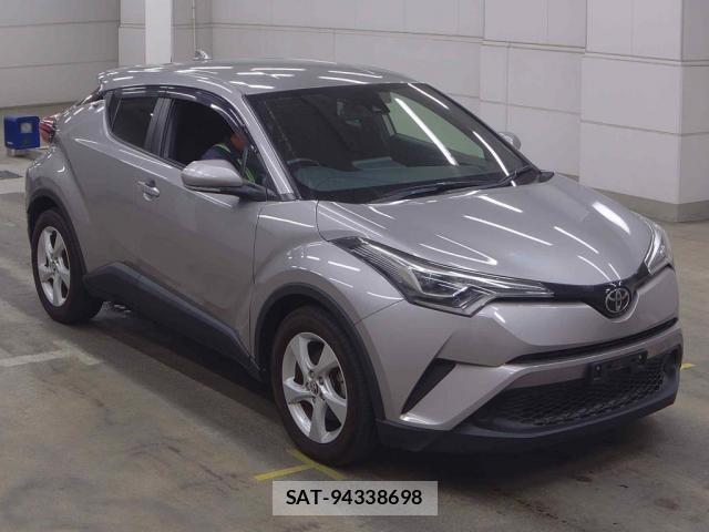 Toyota C-HR 2019-02 8875353-0