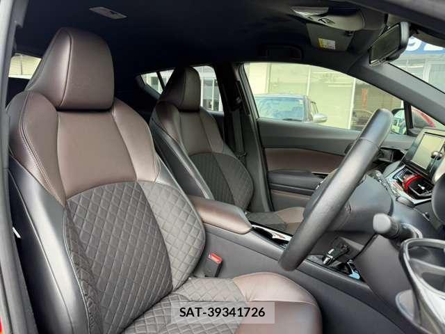 Toyota C-HR 2018-07 8875715-8