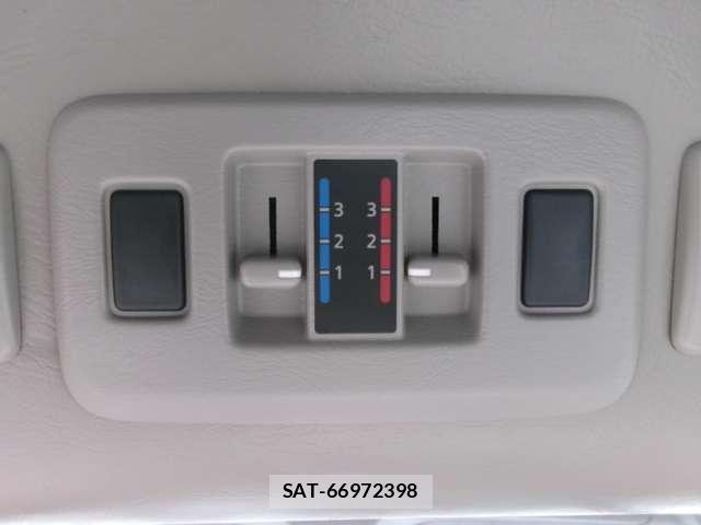Nissan CARAVAN BUS 2012-09 8875896-16