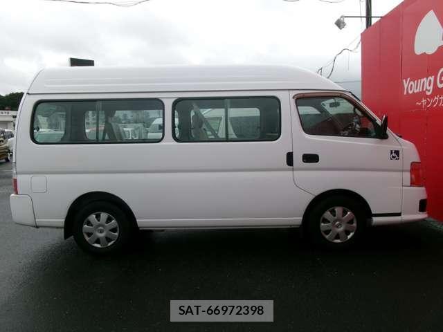 Nissan CARAVAN BUS 2012-09 8875896-2