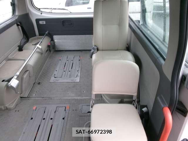 Nissan CARAVAN BUS 2012-09 8875896-5