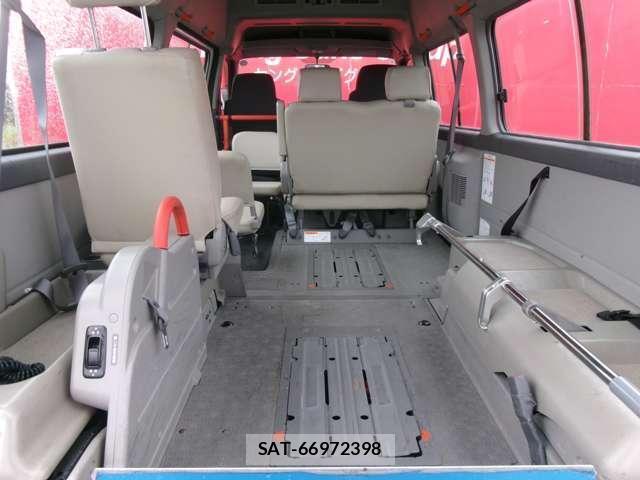 Nissan CARAVAN BUS 2012-09 8875896-7