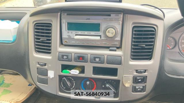Nissan Caravan 2011-06 8873348-18