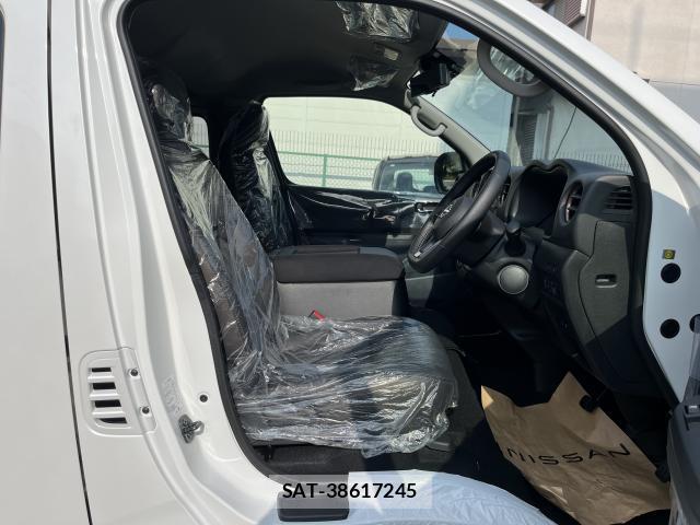 Nissan Caravan 2025-07 8875831-5