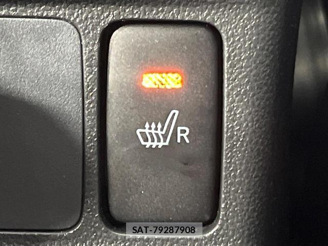 Daihatsu CAST 2015-11 8872586-5