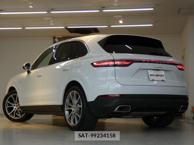 Porsche CAYENNE 2022-02 8873564-0