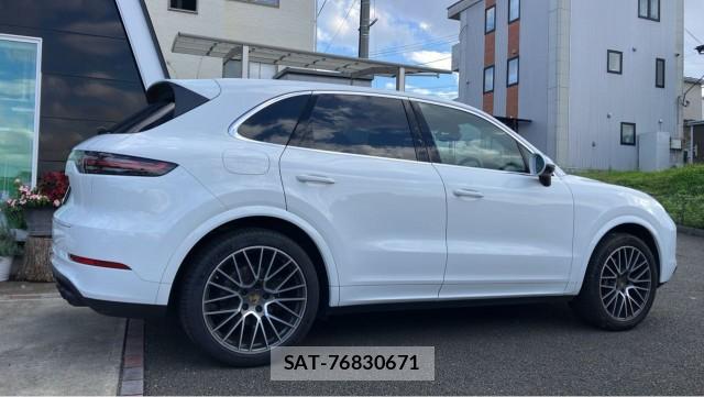 Porsche CAYENNE 2019-06 8874385-3