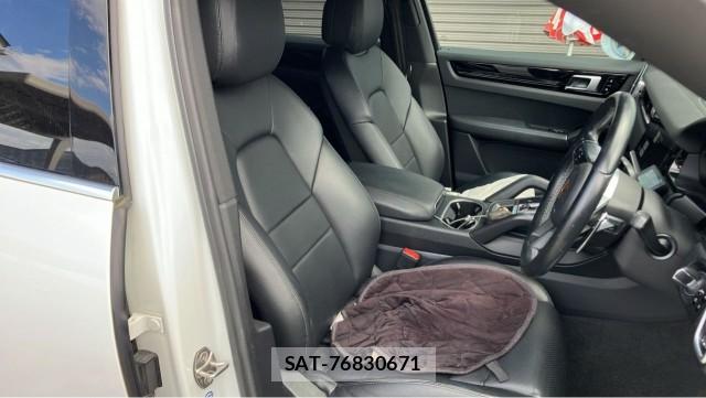 Porsche CAYENNE 2019-06 8874385-5