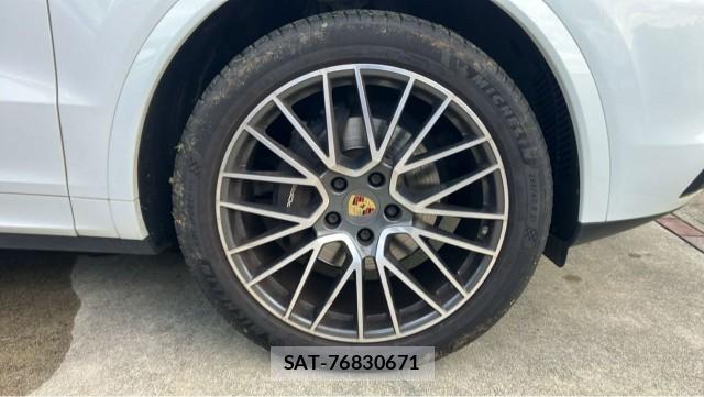 Porsche CAYENNE 2019-06 8874385-8