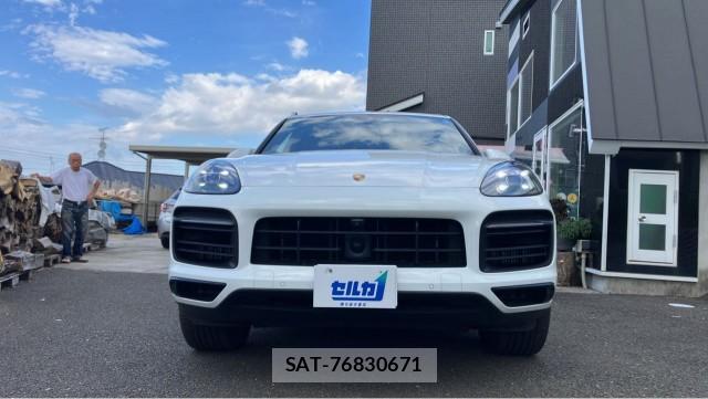 Porsche CAYENNE 2019-06 8874385-9