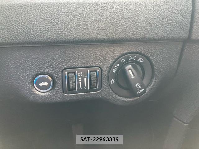 Chrysler 300 2012-12 8873543-11