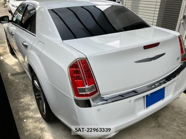 Chrysler 300 2012-12 8873543-4