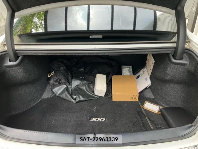 Chrysler 300 2012-12 8873543-6