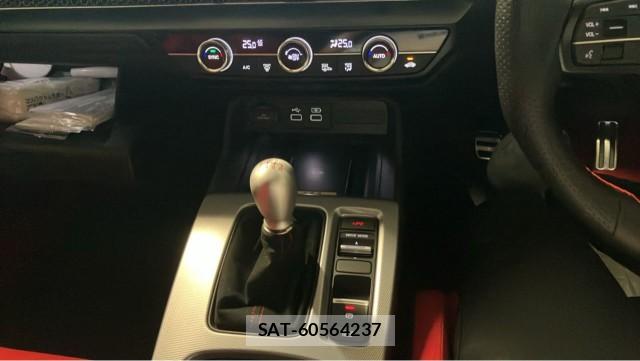 Honda CIVIC 2023-03 8874389-14