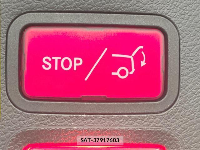 Mercedes Benz CLA-CLASS 2015-10 8873218-19