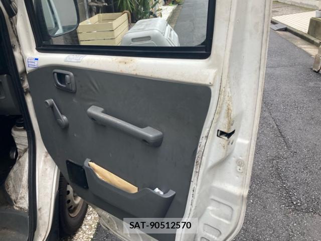 Nissan CLIPPER TRUCK 2013-05 8874987-3
