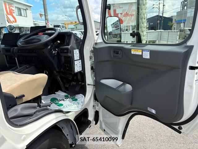 Toyota COASTER 2026-07 8873841-3