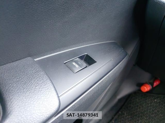 Toyota COROLLA AXIO 2017-08 8872960-12