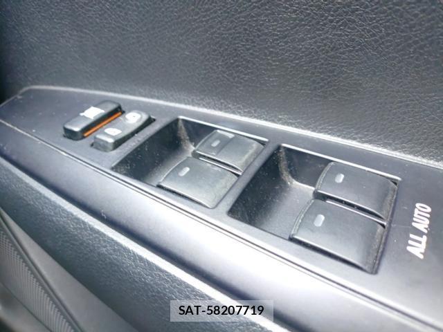 Toyota COROLLA AXIO 2021-09 8872962-13