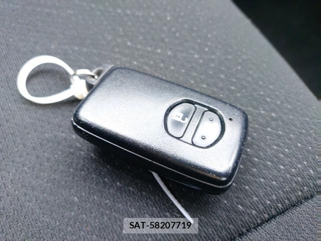 Toyota COROLLA AXIO 2021-09 8872962-14