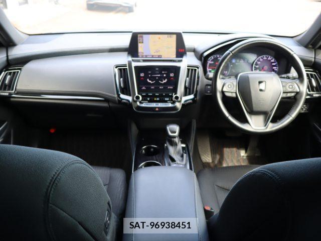 Toyota CROWN HYBRID 2019-04 8872548-10