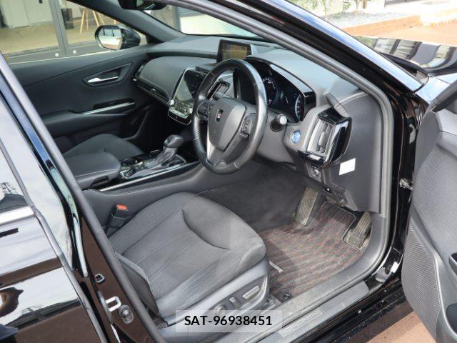Toyota CROWN HYBRID 2019-04 8872548-12