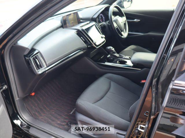 Toyota CROWN HYBRID 2019-04 8872548-15
