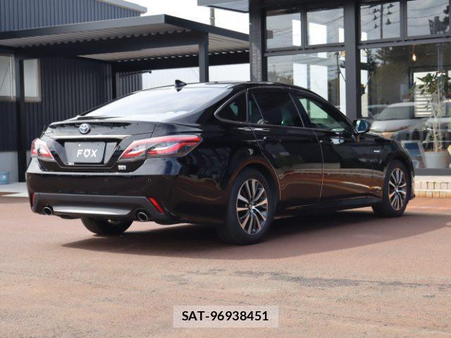 Toyota CROWN HYBRID 2019-04 8872548-6