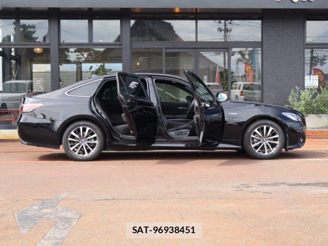 Toyota CROWN HYBRID 2019-04 8872548-8