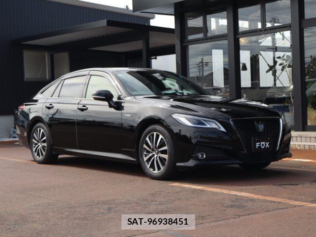 Toyota CROWN HYBRID 2019-04 8872548-9