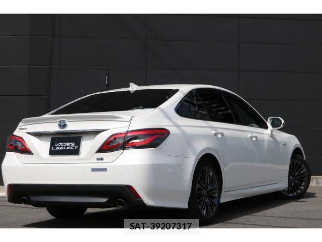 Toyota CROWN HYBRID 2020-03 8872782-1