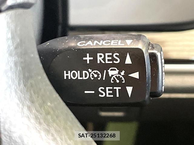 Toyota CROWN HYBRID 2017-04 8872833-5