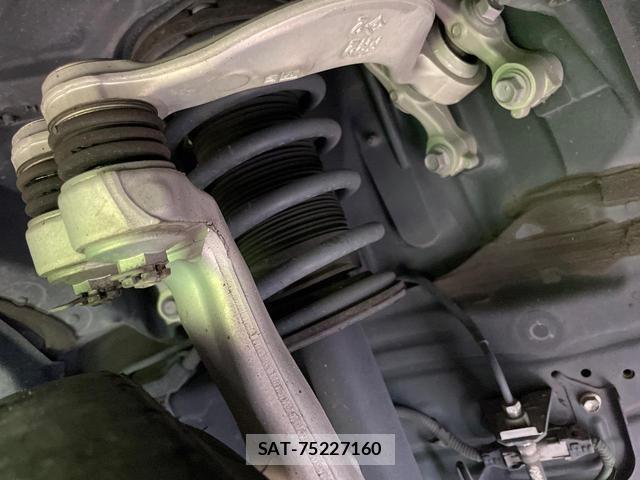 Toyota CROWN HYBRID 2022-03 8872845-19