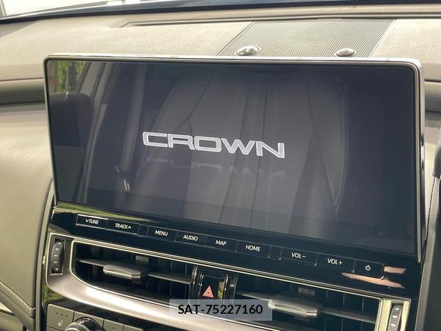 Toyota CROWN HYBRID 2022-03 8872845-2