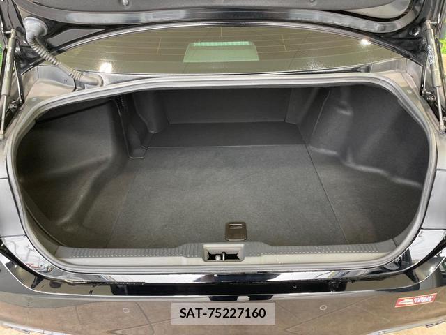 Toyota CROWN HYBRID 2022-03 8872845-9