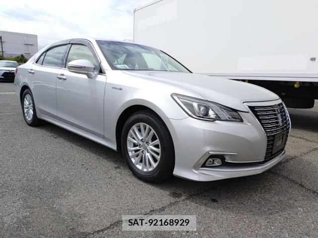 Toyota CROWN HYBRID 2017-09 8872967-1