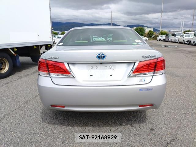 Toyota CROWN HYBRID 2017-09 8872967-3