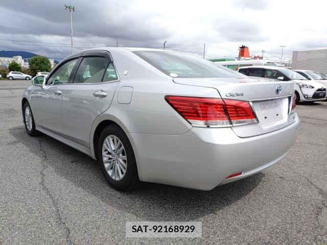 Toyota CROWN HYBRID 2017-09 8872967-4