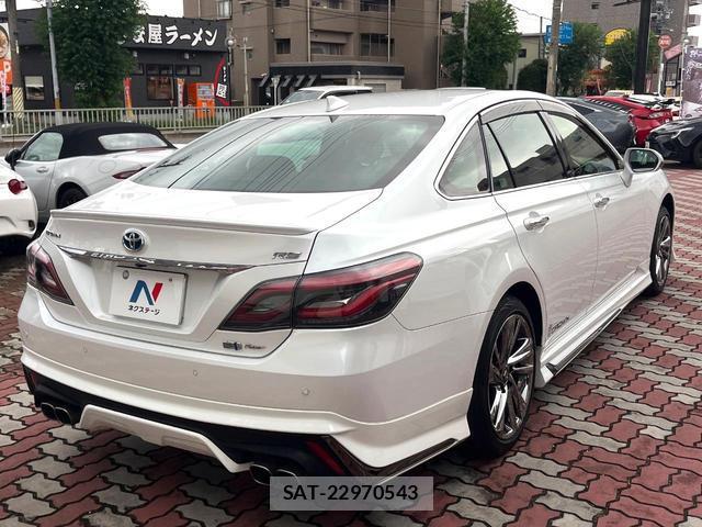 Toyota CROWN HYBRID 2021-04 8873271-16