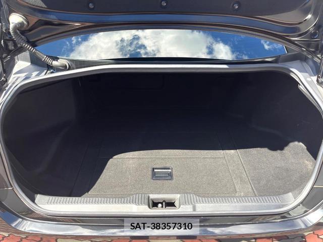 Toyota CROWN HYBRID 2019-08 8873273-9