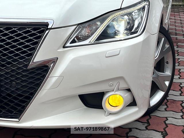Toyota CROWN HYBRID 2013-03 8873275-12