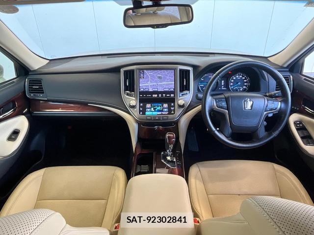 Toyota CROWN HYBRID 2013-04 8874190-1