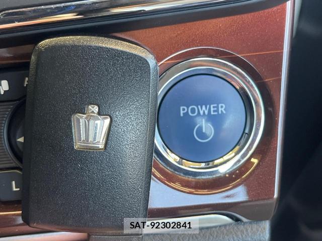 Toyota CROWN HYBRID 2013-04 8874190-7