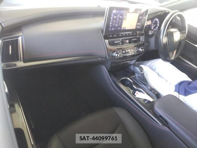 Toyota CROWN HYBRID 2021-09 8874220-2