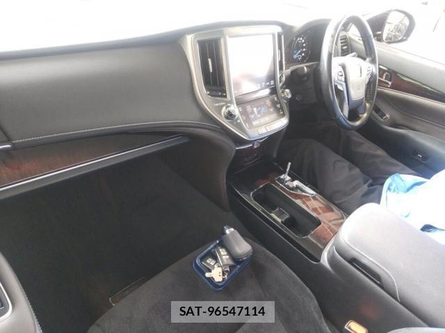 Toyota CROWN HYBRID 2016-08 8874223-2
