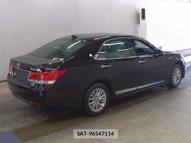 Toyota CROWN HYBRID 2016-08 8874223-4